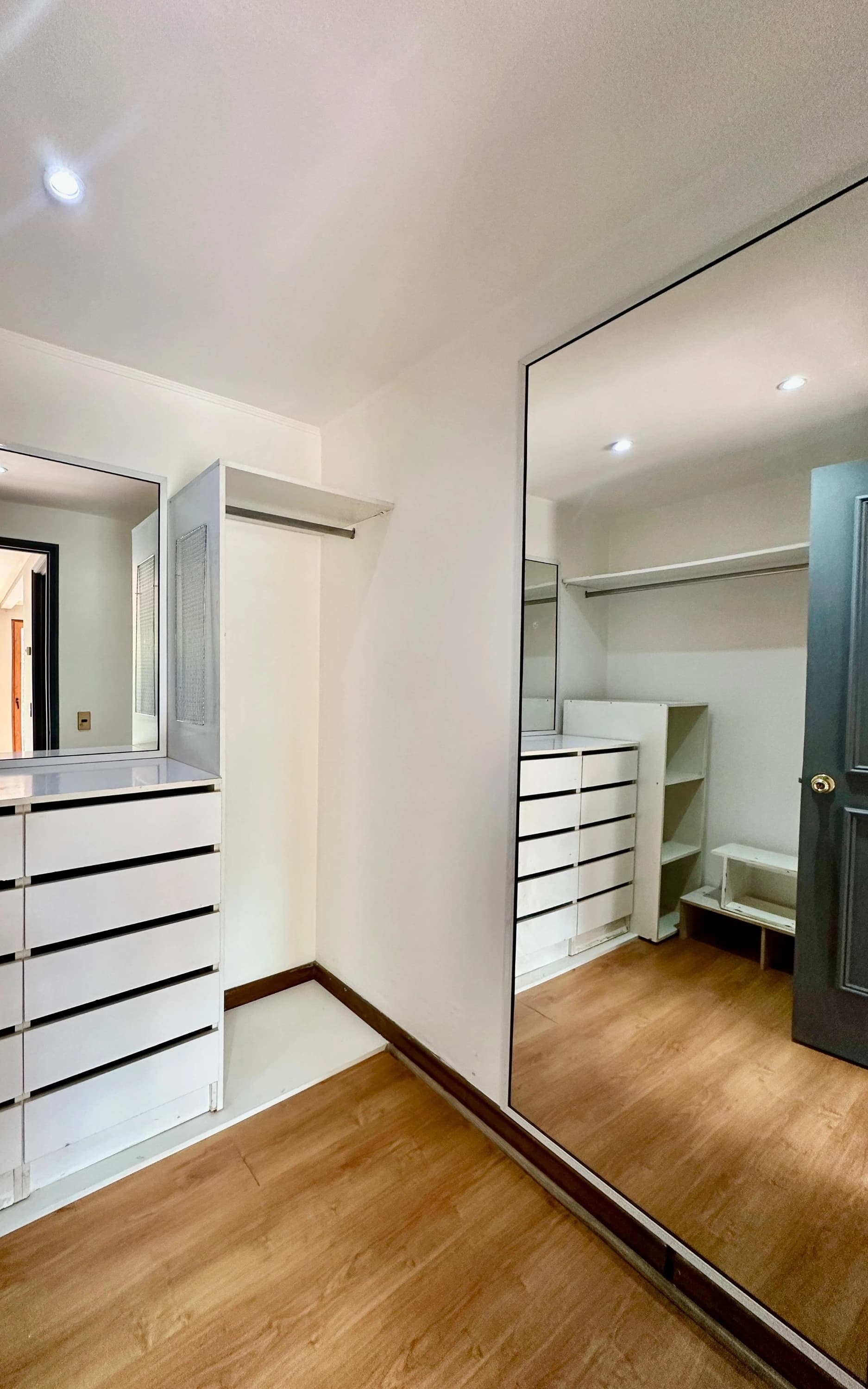 Interior en Condominio y Caminando de Santiago College y Everest