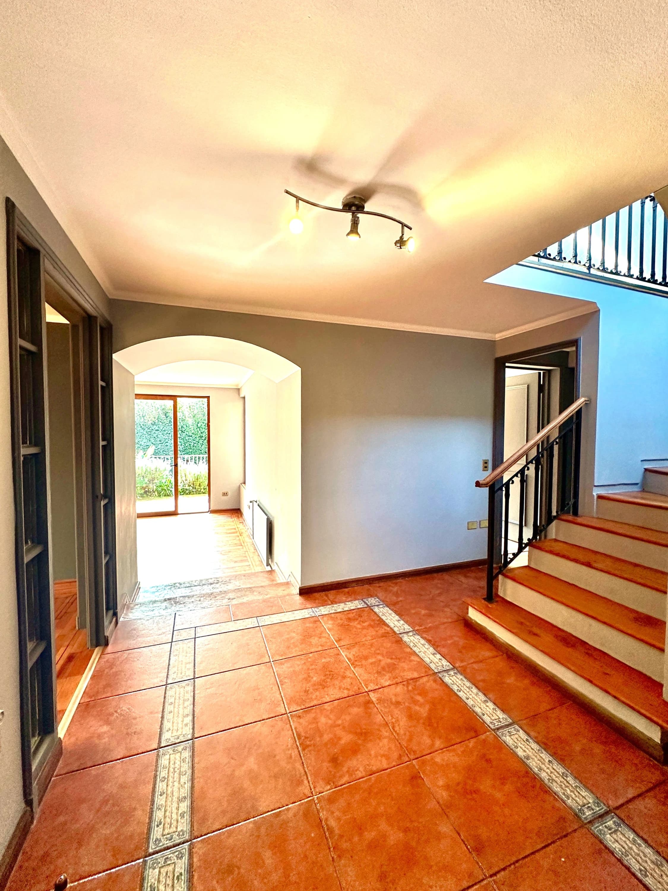 Interior en Condominio y Caminando de Santiago College y Everest