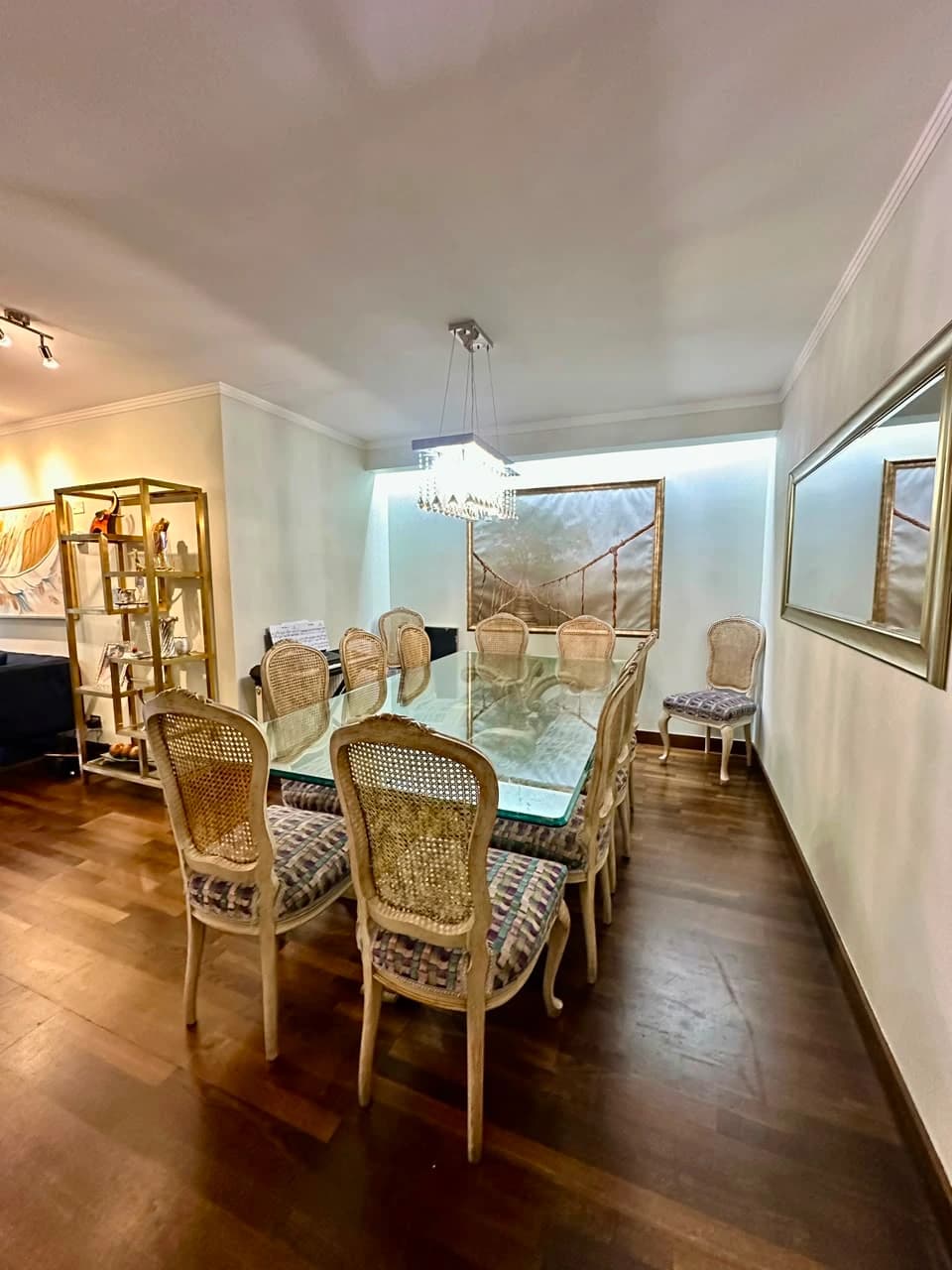 4d+4b: Hermoso + Conectividad + Vista + Jardines + Tranquilo