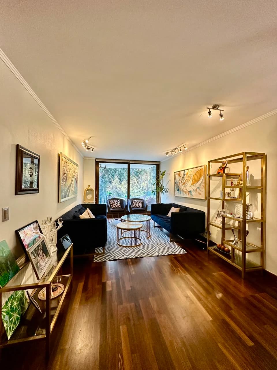 4d+4b: Hermoso + Conectividad + Vista + Jardines + Tranquilo