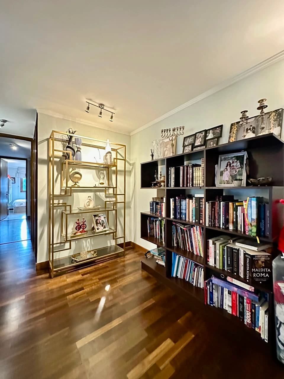 4d+4b: Hermoso + Conectividad + Vista + Jardines + Tranquilo