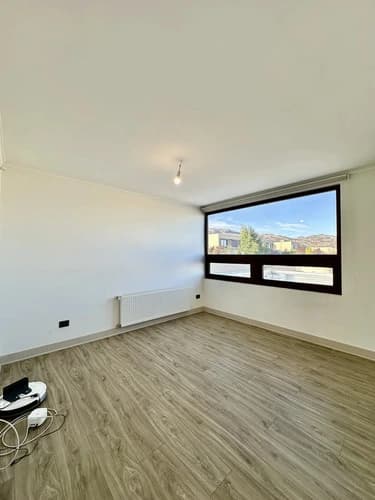 Espaciosa Con Gran Cocina. Interior Y Norte