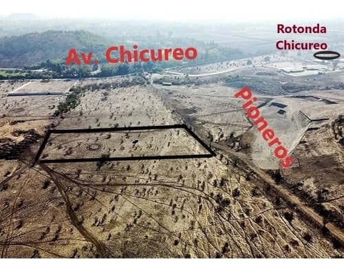 Parecela Estrategica, Pegada Al Colegio Pioneros.