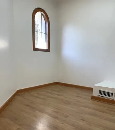Sector Embajadas. Gran Casa Con Múltiples Áreas Sociales.