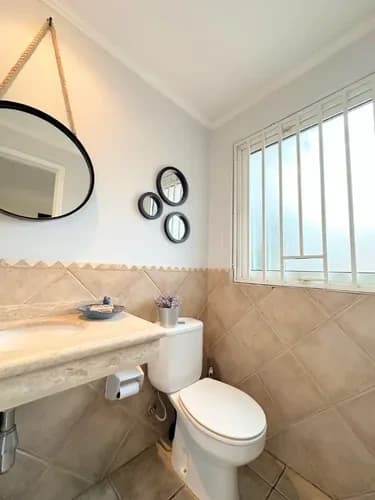 En Condominio Y Remodelada: Monte Tabor Y Santiago College